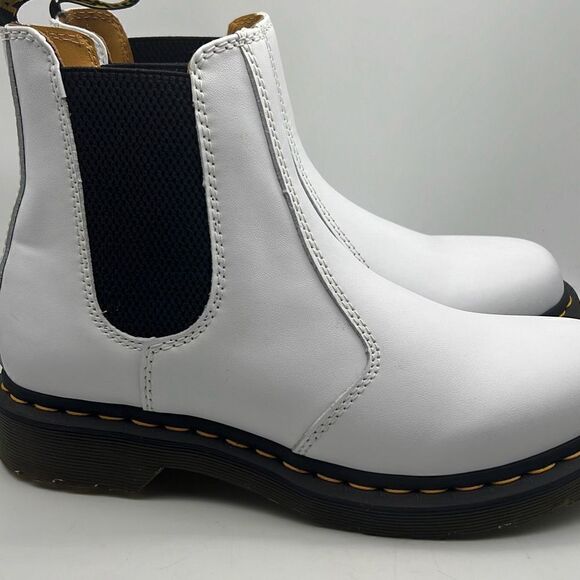 Dr. Martens Women's 2976 Chelsea Boot Leather Boots- NWB- Women Size 9 | Eur 41 - Picture 2 of 10